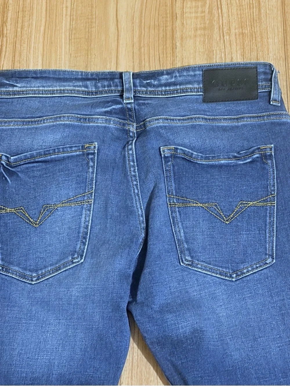 Guess Men's Straight Jeans in Dark Blue Wash